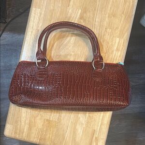 Elegant Red Crocodile-Embossed Wine Purse